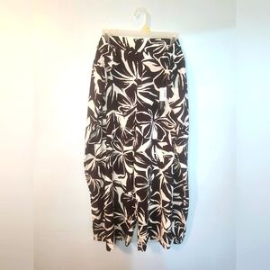 Reitmans Plus Size Cropped Capri Pants -  Size 22 (NWT)